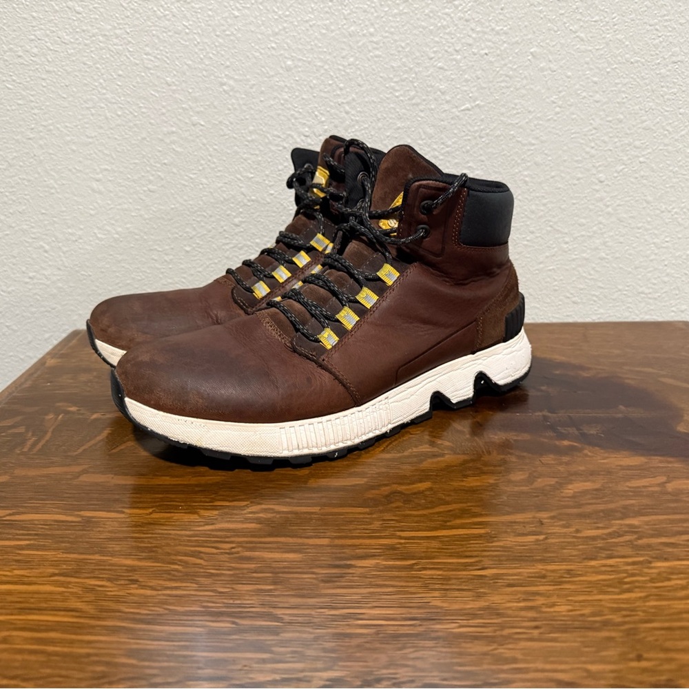 Sorel Men's Brown and Black Boots - Picture 7 of 10